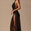 Rochie Maxi Anaya cu guler în V și decolteu adânc, în culoare neagră Rochie Maxi Anaya cu guler în V și decolteu adânc, în culoare neagră
