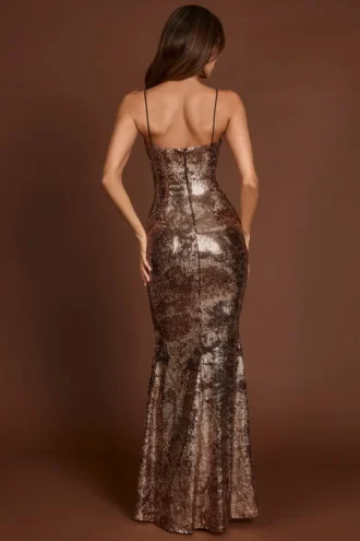 Rochie maxi Antea cu guler drept și ornamente, în folie aurie neagră Rochie maxi Antea cu guler drept și ornamente, în folie aurie neagră