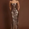 Rochie maxi Antea cu guler drept și ornamente, în folie aurie neagră Rochie maxi Antea cu guler drept și ornamente, în folie aurie neagră