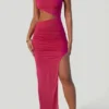 Rochie maxi asimetrică cu decolteu drapat și decupaje Suvi, în culoarea fucsia Rochie maxi asimetrică cu decolteu drapat și decupaje Suvi, în culoarea fucsia