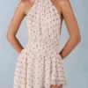 Rochie maxi asimetrică cu gât halter Mariselle, cu imprimeu cu buline de culoare ivoriu Rochie maxi asimetrică cu gât halter Mariselle, cu imprimeu cu buline de culoare ivoriu