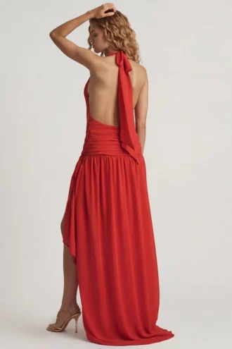 Rochie maxi asimetrică cu gât halter Oliana în roșu chili