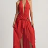 Rochie maxi asimetrică cu gât halter Oliana în roșu chili Rochie maxi asimetrică cu gât halter Oliana în roșu chili