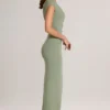 Rochie maxi asimetrică cu volane Maude din modal, în culoarea verde salvie Rochie maxi asimetrică cu volane Maude din modal, în culoarea verde salvie