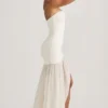 Rochie maxi asimetrică fără bretele, cu coadă de pește, Melina, în culoarea Ivory Rochie maxi asimetrică fără bretele, cu coadă de pește, Melina, în culoarea Ivory