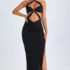 Rochie maxi Bethania cu decupaje și detalii metalice, cu gât halter, în culoarea neagră