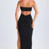 Rochie maxi Bethania cu decupaje și detalii metalice, cu gât halter, în culoarea neagră