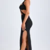 Rochie maxi Bethania cu decupaje și detalii metalice, cu gât halter, în culoarea neagră