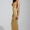 Rochie maxi Constance cu guler cowl și decorațiuni, în culoarea auriu Rochie maxi Constance cu guler cowl și decorațiuni, în culoarea auriu