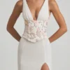 Rochie maxi corset cu decolteu adânc și volane, cu ornamente, model Nathalia, culoare ivoriu Rochie maxi corset cu decolteu adânc și volane, cu ornamente, model Nathalia, culoare ivoriu