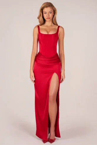 Rochie maxi cu corset și fante până la coapse Marleigh, în culoarea roșu trandafir Rochie maxi cu corset și fante până la coapse Marleigh, în culoarea roșu trandafir