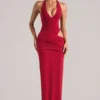 Rochie maxi cu decolteu adânc și gât halter Oona, în roșu cireș Rochie maxi cu decolteu adânc și gât halter Oona, în roșu cireș