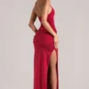 Rochie maxi cu decolteu adânc și gât halter Oona, în roșu cireș Rochie maxi cu decolteu adânc și gât halter Oona, în roșu cireș