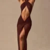 Rochie maxi cu decupaje și gât halter Caicos, culoare maro espresso Rochie maxi cu decupaje și gât halter Caicos, culoare maro espresso