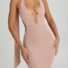 Rochie maxi cu decupaje și gât halter, cu detalii de eșarfă, Anneka, în nuanța Warm Peach Rochie maxi cu decupaje și gât halter, cu detalii de eșarfă, Anneka, în nuanța Warm Peach