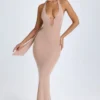 Rochie maxi cu decupaje și gât halter, cu detalii de eșarfă, Anneka, în nuanța Warm Peach Rochie maxi cu decupaje și gât halter, cu detalii de eșarfă, Anneka, în nuanța Warm Peach