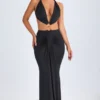 Rochie maxi cu decupaje și gât halter Omarosa, detalii metalice, negru Rochie maxi cu decupaje și gât halter Omarosa, detalii metalice, negru