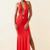 Rochie maxi cu decupaje și gât halter Xenia, în roșu aprins Rochie maxi cu decupaje și gât halter Xenia, în roșu aprins