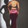 Rochie Maxi cu gât halter din catifea Adriana, culoare vin Rochie Maxi cu gât halter din catifea Adriana, culoare vin