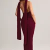 Rochie maxi cu gât halter și detalii de eșarfă din tricot cu nervuri Dree, culoare vin Rochie maxi cu gât halter și detalii de eșarfă din tricot cu nervuri Dree, culoare vin