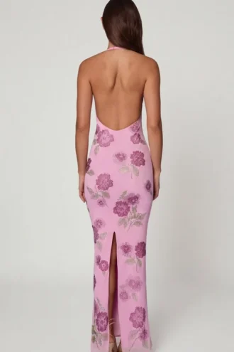Rochie maxi cu gât halter și ornamente Gyda, în roz pal