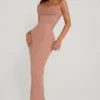Rochie maxi cu guler cowl și bretele, model Palermo, în bej Rochie maxi cu guler cowl și bretele, model Palermo, în bej