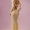 Rochie maxi cu mâneci lungi din dantelă Isolde, în galben unt Rochie maxi cu mâneci lungi din dantelă Isolde, în galben unt