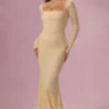 Rochie maxi cu mâneci lungi din dantelă Isolde, în galben unt Rochie maxi cu mâneci lungi din dantelă Isolde, în galben unt