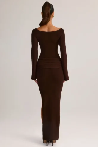 Rochie maxi cu mâneci lungi și guler barcă, din tricot rib, Isay, în culoarea ciocolată Rochie maxi cu mâneci lungi și guler barcă, din tricot rib, Isay, în culoarea ciocolată