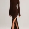 Rochie maxi cu mâneci lungi și guler barcă, din tricot rib, Isay, în culoarea ciocolată Rochie maxi cu mâneci lungi și guler barcă, din tricot rib, Isay, în culoarea ciocolată