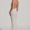 Rochie maxi cu spate decupat și detalii decorative Duhamel, albă Rochie maxi cu spate decupat și detalii decorative Duhamel, albă