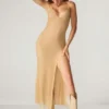 Rochie maxi cu spate decupat și ornamente Lyric, în culoarea auriu Rochie maxi cu spate decupat și ornamente Lyric, în culoarea auriu