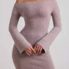 Rochie maxi cu umeri decupați din tricot cu nervuri Terneigh, culoare gri-maro Rochie maxi cu umeri decupați din tricot cu nervuri Terneigh, culoare gri-maro