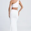 Rochie maxi cu un umăr și detalii metalice Rosalia, albă Rochie maxi cu un umăr și detalii metalice Rosalia, albă
