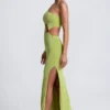 Rochie maxi cu un umăr și detalii metalice Rosalia, în culoarea verde măslin