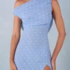 Rochie maxi cu un umăr Nivara, cu imprimeu cu buline albastre Rochie maxi cu un umăr Nivara, cu imprimeu cu buline albastre