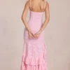 Rochie maxi cu volane din dantelă Celira în roz floare Rochie maxi cu volane din dantelă Celira în roz floare