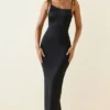 Rochie maxi Devika cu spate decupat și volane, negru Rochie maxi Devika cu spate decupat și volane, negru