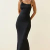 Rochie maxi Devika cu spate decupat și volane, negru Rochie maxi Devika cu spate decupat și volane, negru