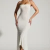 Rochie maxi Dole cu tiv în formă de batistă, decorată, în culoarea albă Rochie maxi Dole cu tiv în formă de batistă, decorată, în culoarea albă