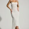 Rochie maxi Dole cu tiv în formă de batistă, decorată, în culoarea albă Rochie maxi Dole cu tiv în formă de batistă, decorată, în culoarea albă