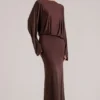 Rochie maxi drapată cu mâneci lungi Lani în culoarea ciocolată Rochie maxi drapată cu mâneci lungi Lani în culoarea ciocolată