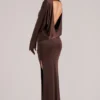 Rochie maxi drapată cu mâneci lungi Lani în culoarea ciocolată Rochie maxi drapată cu mâneci lungi Lani în culoarea ciocolată