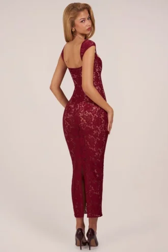 Rochie maxi Elisa cu decolteu în formă de inimă, în roșu cireș