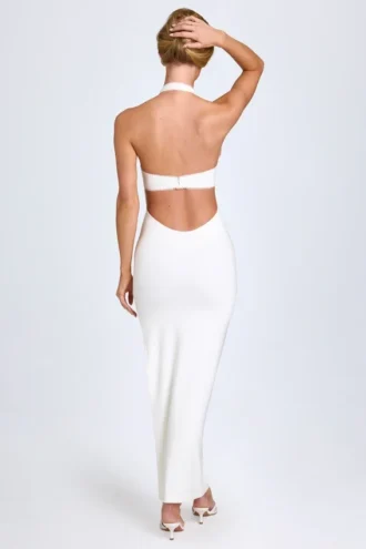 Rochie maxi Elisana cu guler halter și bordură din dantelă modală, în culoarea albă