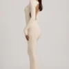 Rochie Maxi fără spate, cu volane, din modal Regine, în culoarea ivoriu Rochie Maxi fără spate, cu volane, din modal Regine, în culoarea ivoriu