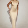 Rochie maxi Hivera din satin, cu gât barcă și spate răsucit, în culoarea șampanie