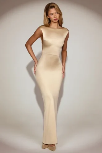 Rochie maxi Hivera din satin, cu gât barcă și spate răsucit, în culoarea șampanie