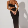 Rochie maxi Ishtar cu un umăr decupat, în culoarea neagră Rochie maxi Ishtar cu un umăr decupat, în culoarea neagră