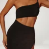 Rochie maxi Ishtar cu un umăr decupat, în culoarea neagră Rochie maxi Ishtar cu un umăr decupat, în culoarea neagră